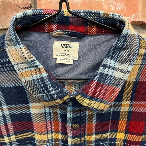 Vans Classic Fit Casual Button Down - Picture 2 of 2